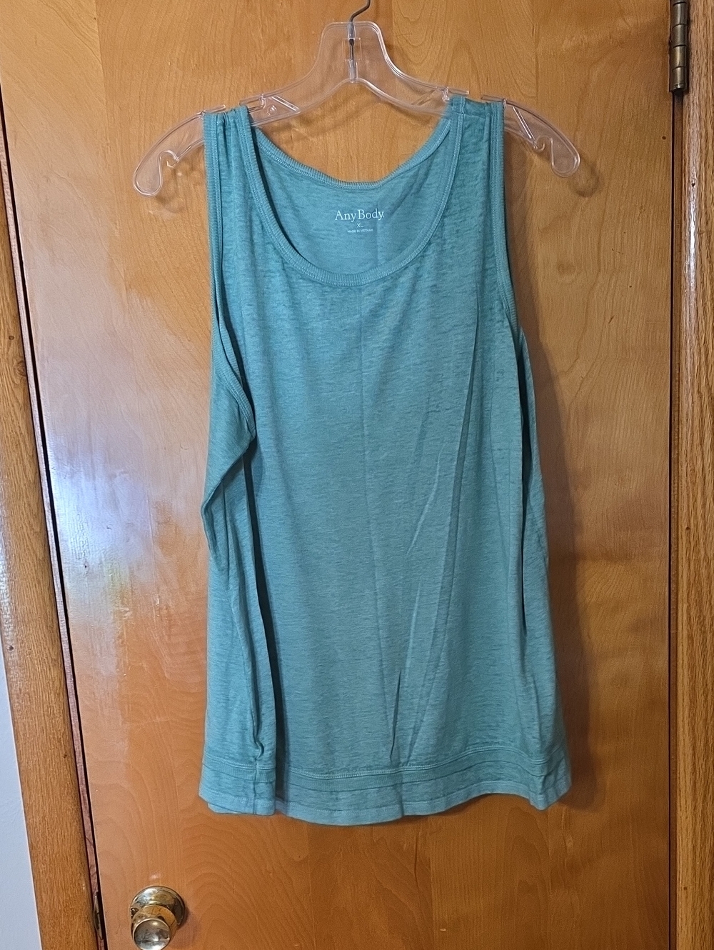 AnyBody Women's Sleeveless Tank Top in Green